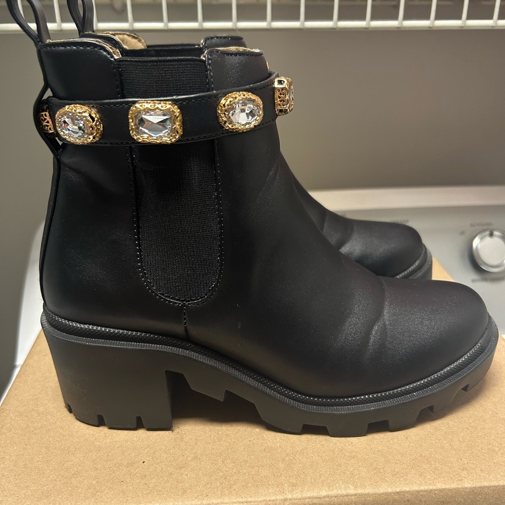Steve Madden amulet boots, 8.5